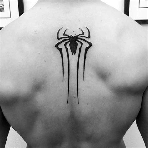 Tatuaje araña espalda